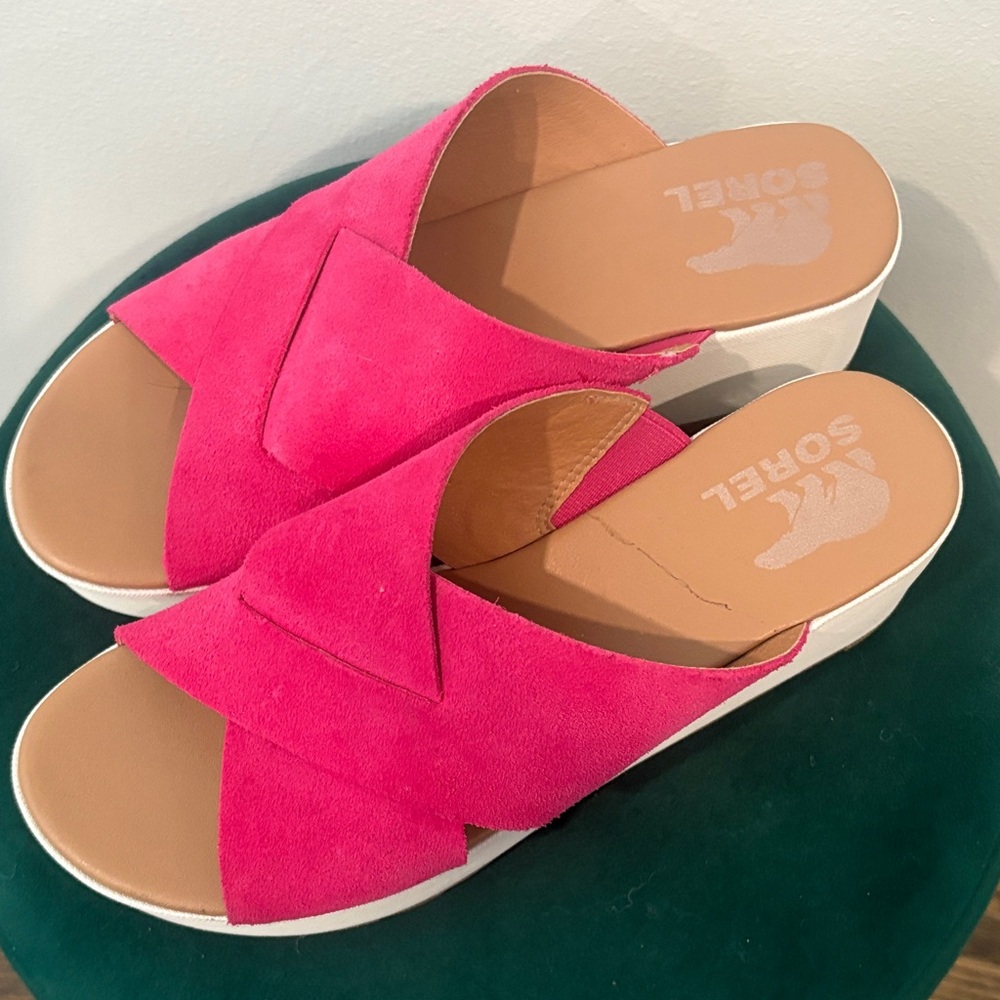 Sorel Women's Fuchsia Wedge Sandals